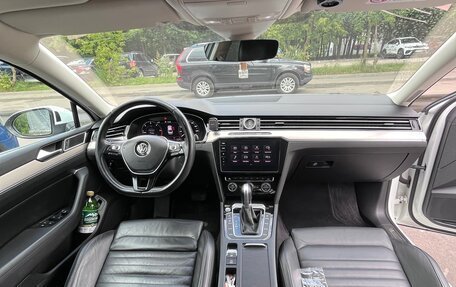 Volkswagen Passat B8 рестайлинг, 2018 год, 2 400 000 рублей, 8 фотография