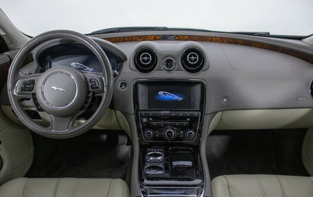 Jaguar XJ IV (X351), 2014 год, 1 990 000 рублей, 13 фотография