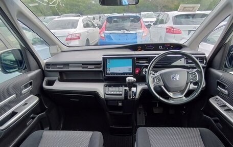 Honda Stepwgn IV, 2017 год, 1 450 000 рублей, 6 фотография