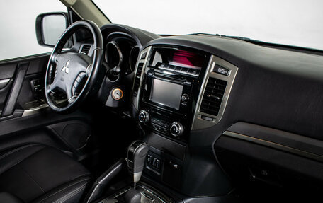 Mitsubishi Pajero IV, 2019 год, 3 670 000 рублей, 10 фотография