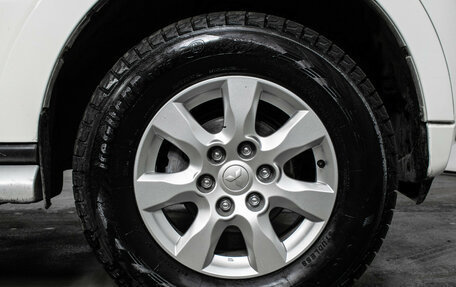 Mitsubishi Pajero IV, 2019 год, 3 670 000 рублей, 16 фотография