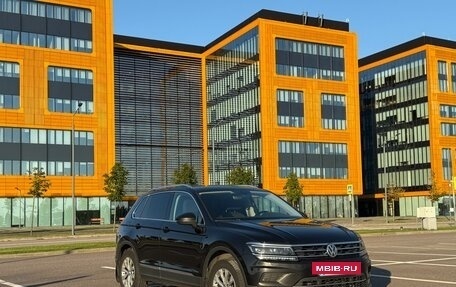 Volkswagen Tiguan II, 2017 год, 2 140 000 рублей, 2 фотография