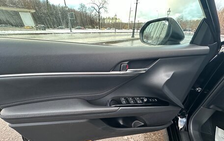 Toyota Camry, 2019 год, 2 650 000 рублей, 9 фотография