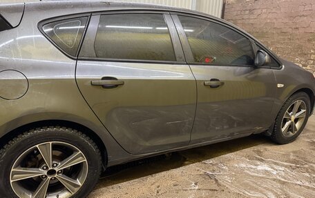 Opel Astra J, 2011 год, 540 000 рублей, 3 фотография