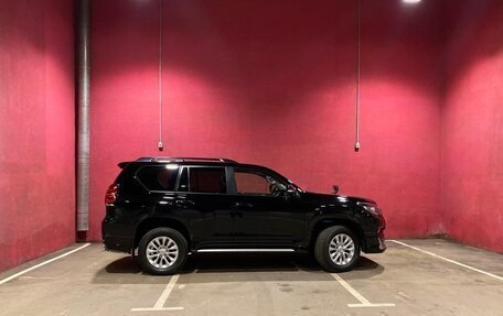 Toyota Land Cruiser Prado 150 рестайлинг 2, 2018 год, 4 250 000 рублей, 9 фотография