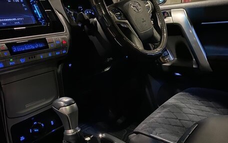 Toyota Land Cruiser Prado 150 рестайлинг 2, 2018 год, 4 250 000 рублей, 15 фотография