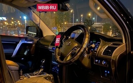 Toyota Land Cruiser Prado 150 рестайлинг 2, 2018 год, 4 250 000 рублей, 16 фотография