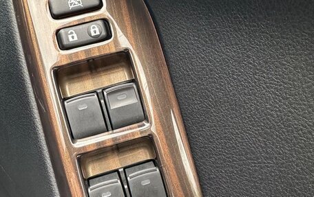 Toyota Land Cruiser Prado 150 рестайлинг 2, 2018 год, 4 250 000 рублей, 26 фотография