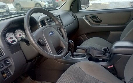 Ford Escape II, 2004 год, 600 000 рублей, 2 фотография