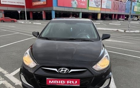 Hyundai Solaris II рестайлинг, 2013 год, 800 000 рублей, 1 фотография