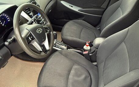 Hyundai Solaris II рестайлинг, 2013 год, 800 000 рублей, 6 фотография