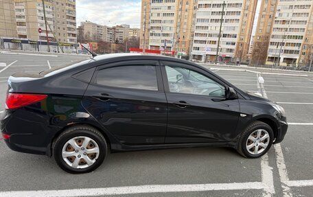 Hyundai Solaris II рестайлинг, 2013 год, 800 000 рублей, 4 фотография