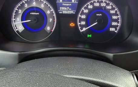 Hyundai Solaris II рестайлинг, 2013 год, 800 000 рублей, 2 фотография