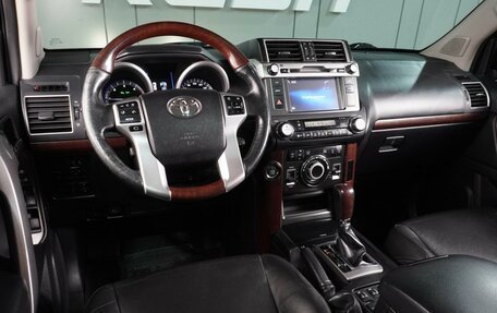 Toyota Land Cruiser Prado 150 рестайлинг 2, 2014 год, 3 099 000 рублей, 6 фотография