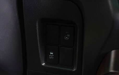 Toyota Land Cruiser Prado 150 рестайлинг 2, 2014 год, 3 099 000 рублей, 21 фотография