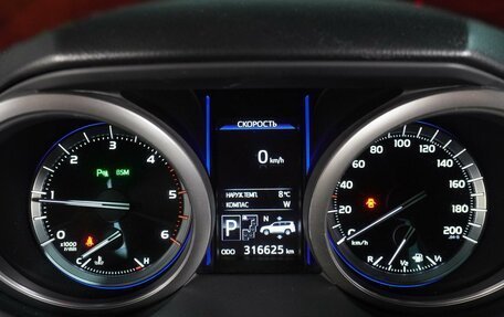 Toyota Land Cruiser Prado 150 рестайлинг 2, 2014 год, 3 099 000 рублей, 29 фотография