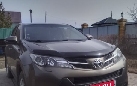 Toyota RAV4, 2014 год, 1 700 000 рублей, 2 фотография