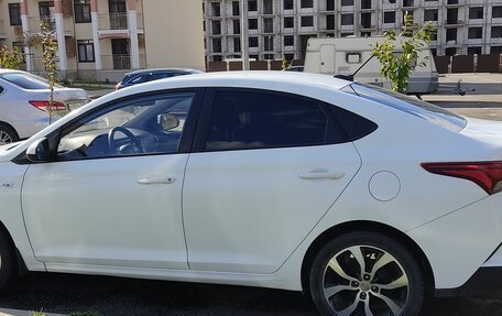 Hyundai Solaris II рестайлинг, 2020 год, 1 030 000 рублей, 3 фотография