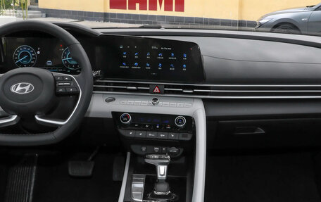 Hyundai Elantra, 2025 год, 2 031 000 рублей, 20 фотография