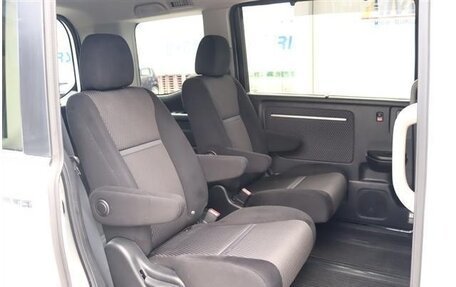 Honda Stepwgn IV, 2016 год, 1 600 000 рублей, 16 фотография