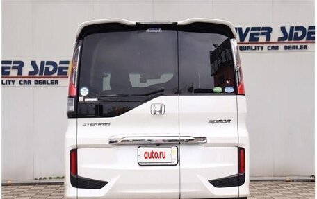 Honda Stepwgn IV, 2016 год, 1 600 000 рублей, 8 фотография