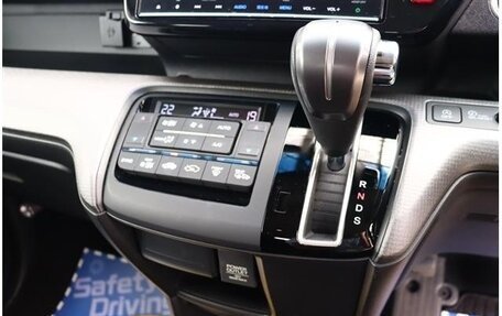 Honda Stepwgn IV, 2016 год, 1 600 000 рублей, 13 фотография