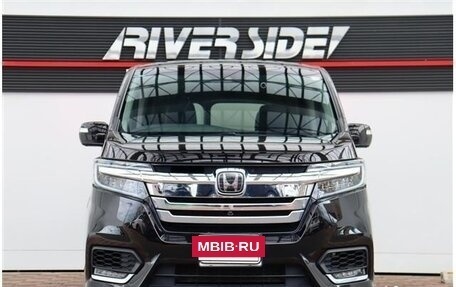 Honda Stepwgn IV, 2019 год, 1 850 000 рублей, 3 фотография