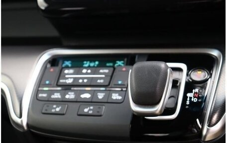 Honda Stepwgn IV, 2019 год, 1 850 000 рублей, 16 фотография