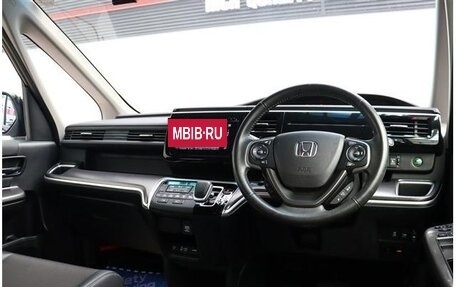 Honda Stepwgn IV, 2019 год, 1 850 000 рублей, 13 фотография