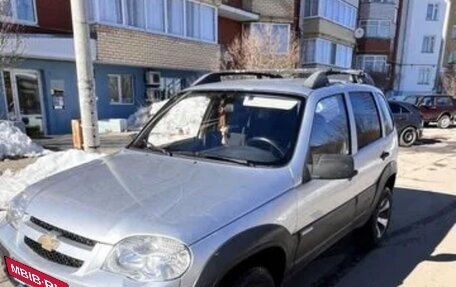 Chevrolet Niva I рестайлинг, 2011 год, 400 000 рублей, 10 фотография