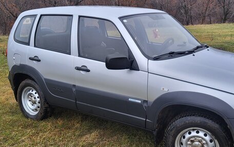 Chevrolet Niva I рестайлинг, 2011 год, 550 000 рублей, 2 фотография