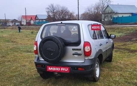 Chevrolet Niva I рестайлинг, 2011 год, 550 000 рублей, 8 фотография