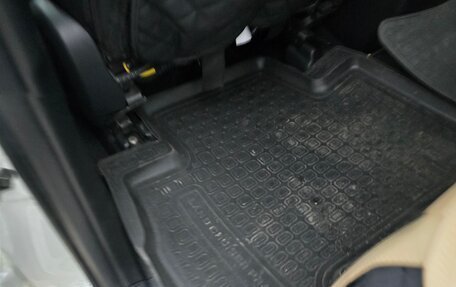 Toyota Land Cruiser Prado 150 рестайлинг 2, 2018 год, 6 100 000 рублей, 14 фотография