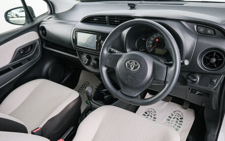 Toyota Vitz, 2019 год, 999 000 рублей, 7 фотография