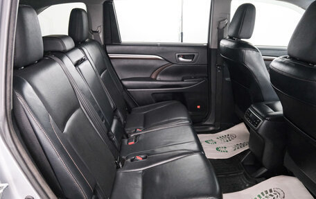 Toyota Highlander III, 2014 год, 2 739 000 рублей, 20 фотография