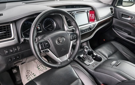 Toyota Highlander III, 2014 год, 2 739 000 рублей, 7 фотография