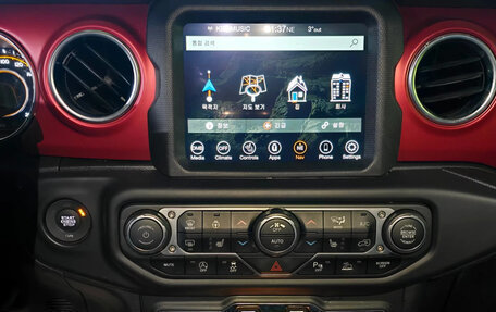 Jeep Gladiator, 2023 год, 6 000 000 рублей, 10 фотография