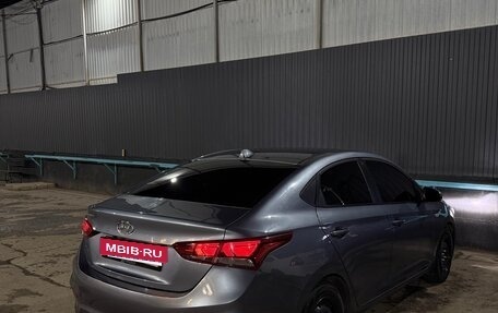 Hyundai Solaris II рестайлинг, 2017 год, 1 050 000 рублей, 2 фотография