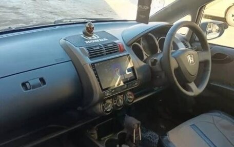 Honda Fit III, 2003 год, 500 000 рублей, 4 фотография