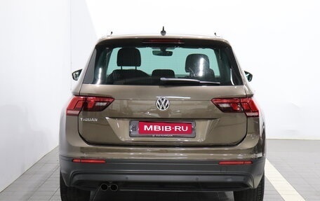 Volkswagen Tiguan II, 2018 год, 2 040 000 рублей, 2 фотография