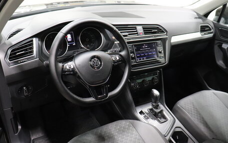 Volkswagen Tiguan II, 2018 год, 2 040 000 рублей, 6 фотография