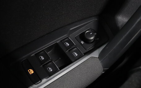 Volkswagen Tiguan II, 2018 год, 2 040 000 рублей, 10 фотография