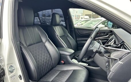 Toyota Harrier, 2018 год, 1 950 000 рублей, 7 фотография