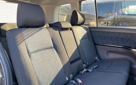 Toyota ISis I, 2015 год, 1 370 000 рублей, 9 фотография