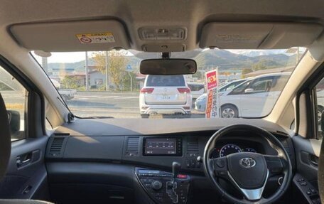 Toyota ISis I, 2015 год, 1 370 000 рублей, 13 фотография