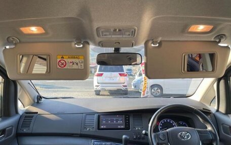 Toyota ISis I, 2015 год, 1 370 000 рублей, 12 фотография