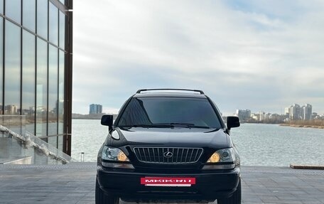 Lexus RX IV рестайлинг, 2001 год, 870 000 рублей, 4 фотография