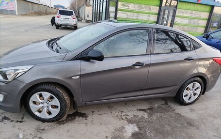 Hyundai Solaris II рестайлинг, 2015 год, 890 000 рублей, 4 фотография