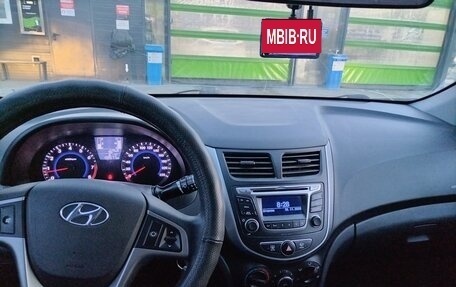 Hyundai Solaris II рестайлинг, 2015 год, 890 000 рублей, 6 фотография