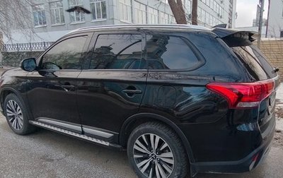 Mitsubishi Outlander III рестайлинг 3, 2018 год, 2 500 000 рублей, 1 фотография